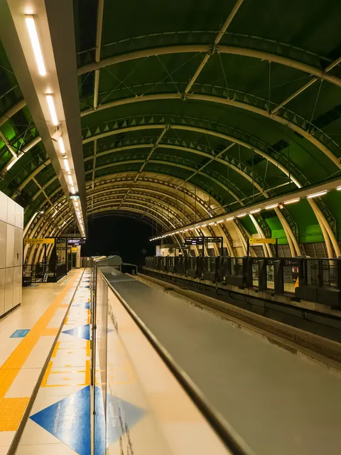 Metro Phone Wallpaper · street · 1440×1920