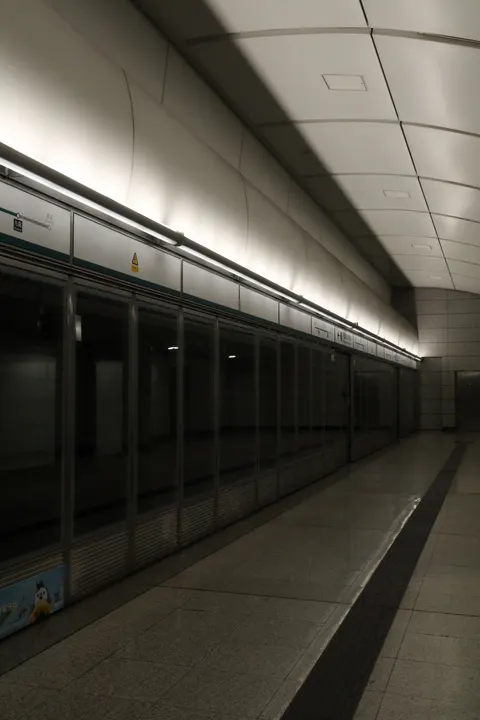Metro Phone Wallpaper · street · 1440×2160