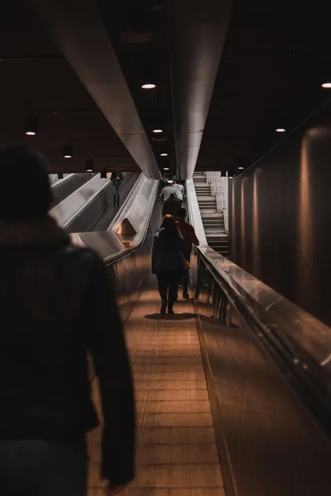 Metro Phone Wallpaper · street · 1440×2160