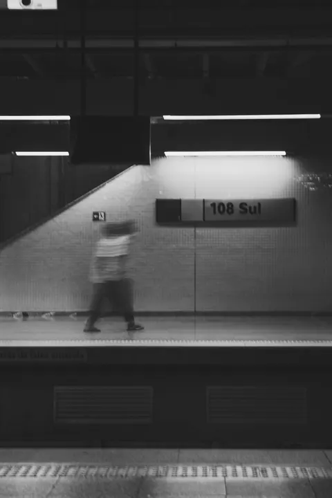 Metro Phone Wallpaper · street · 1440×2160