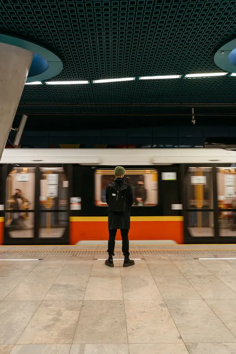 Metro Phone Wallpaper · street · 1440×2160