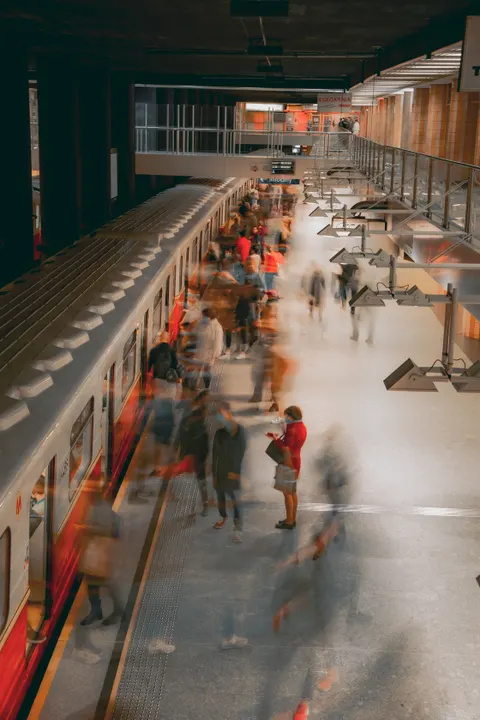 Metro Phone Wallpaper · street · 1440×2160