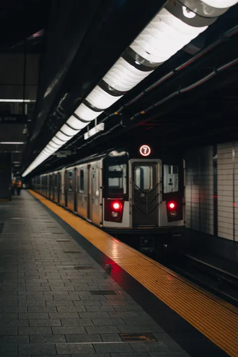 Metro Phone Wallpaper · street · 1440×2160