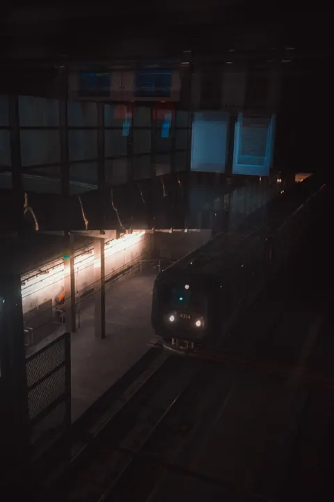 Metro Phone Wallpaper · street · 1440×2160