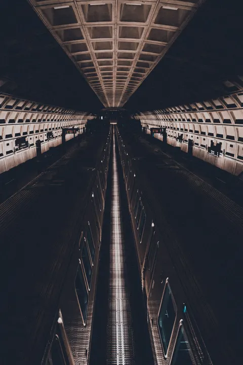 Metro Phone Wallpaper · street · 1440×2160