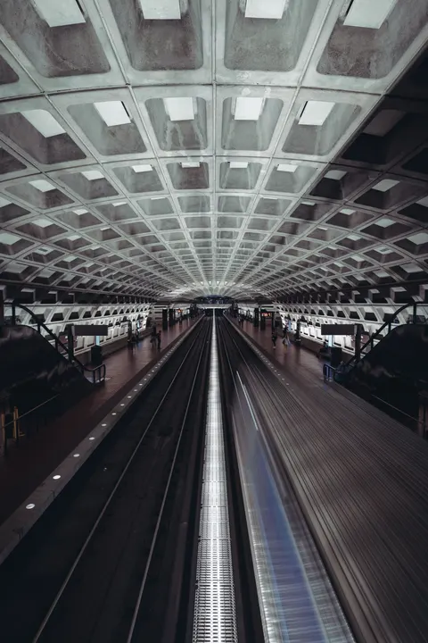 Metro Phone Wallpaper · street · 1440×2160