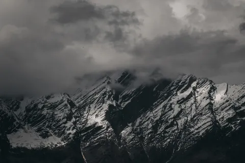 Himalayan Peaks 4K Wallpaper · mountains · 3840×2560