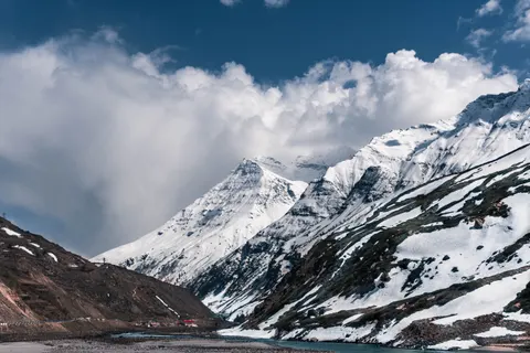 Himalayan Peaks 4K Wallpaper · mountains · 3840×2560