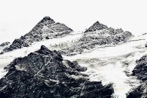 Himalayan Peaks 4K Wallpaper · mountains · 3840×2560