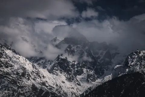 Himalayan Peaks 4K Wallpaper · mountains · 3840×2560