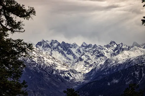 Himalaya-Gipfel 4K Hintergrundbild · mountains · 3840×2560