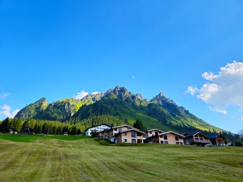 Swiss Alps 4K Wallpaper · mountains · 3840×2880