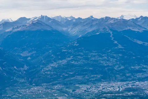 Swiss Alps 4K Wallpaper · mountains · 3840×2558