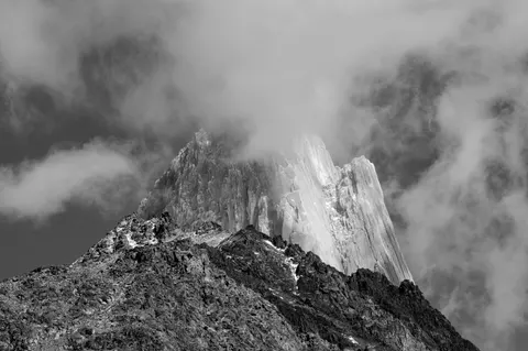 Above the Clouds 4K Wallpaper · mountains · 3840×2558