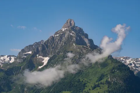 Обои Над облаками 4K · mountains · 3840×2561