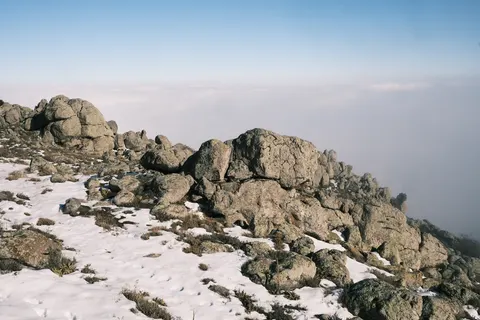 Above the Clouds 4K Wallpaper · mountains · 3840×2560