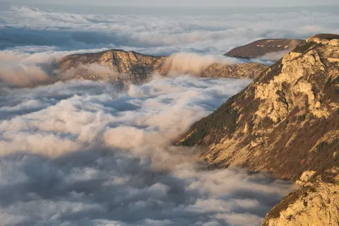 Above the Clouds 4K Wallpaper · mountains · 3840×2560