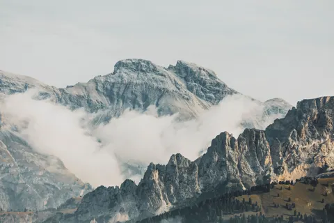 Above the Clouds 4K Wallpaper · mountains · 3840×2560