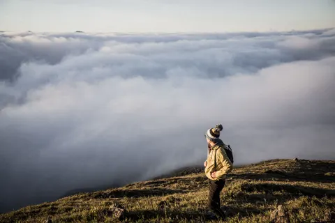 Above the Clouds 4K Wallpaper · mountains · 3840×2560