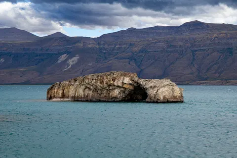Patagonia 4K Wallpaper · mountains · 3840×2558