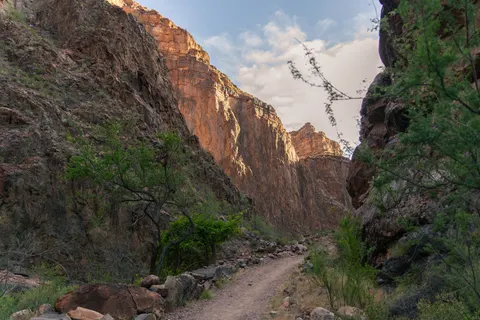 Mountain Trail 4K Wallpaper · mountains · 3840×2560