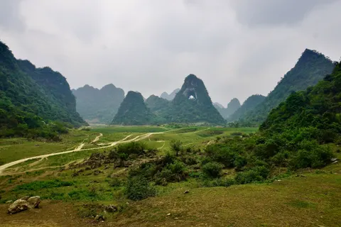 Mountain Trail 4K Wallpaper · mountains · 3840×2560