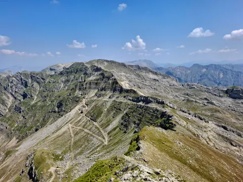 山間步道 4K桌布 · mountains · 3840×2880