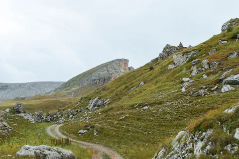 Mountain Trail 4K Wallpaper · mountains · 3840×2560