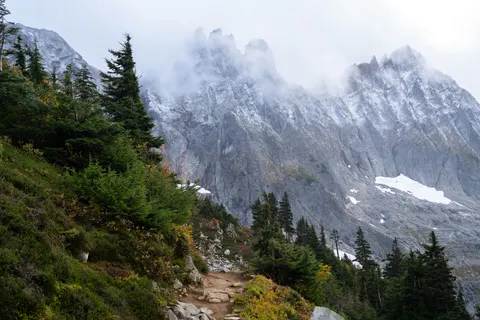 Mountain Trail 4K Wallpaper · mountains · 3840×2560