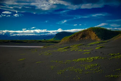 Fond d'écran Pic volcanique 4K · mountains · 3840×2560