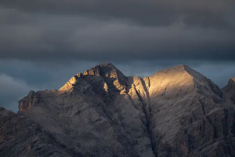 Golden Peak 4K Wallpaper · mountains · 3840×2560