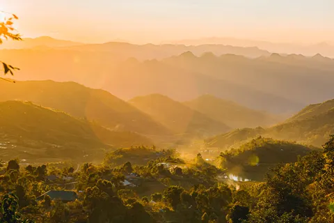 Golden Peak 4K Wallpaper · mountains · 3840×2560