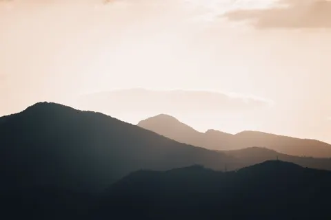 Golden Peak 4K Wallpaper · mountains · 3840×2560