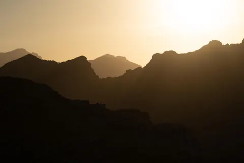 Golden Peak 4K Wallpaper · mountains · 3840×2560