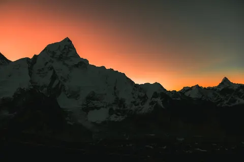 Обои Золотая вершина 4K · mountains · 3840×2561