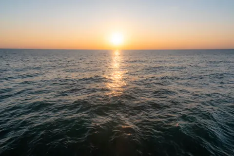 Ocean Sunset 4K Wallpaper · ocean · 3840×2563