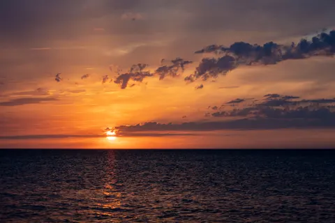 Ocean Sunset 4K Wallpaper · ocean · 3840×2560