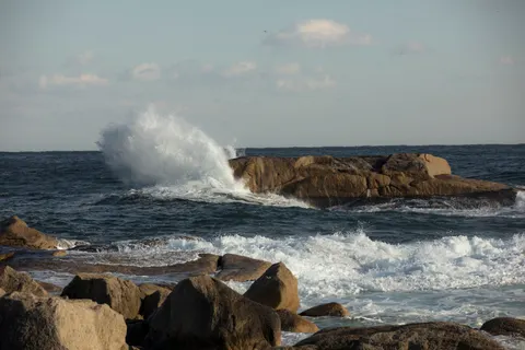 Felsküste 4K Hintergrundbild · ocean · 3840×2560