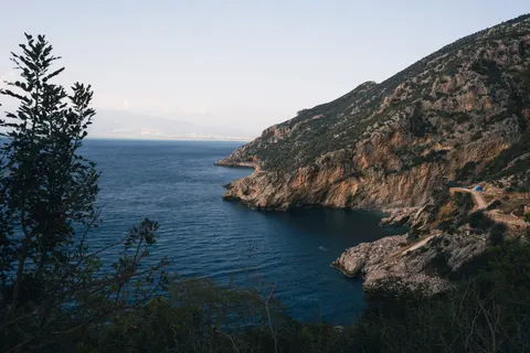 Ocean Cliff 4K Wallpaper · ocean · 3840×2560