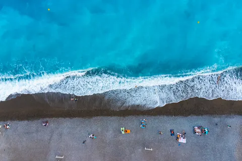 Beach from Above 4K Wallpaper · ocean · 3840×2561