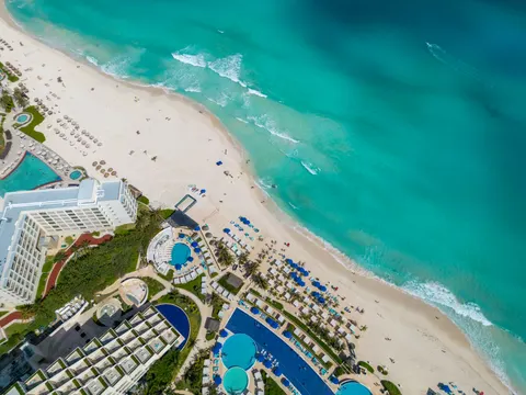 Beach from Above 4K Wallpaper · ocean · 3840×2880