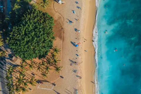 Beach from Above 4K Wallpaper · ocean · 3840×2558