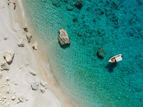 Beach from Above 4K Wallpaper · ocean · 3840×2880