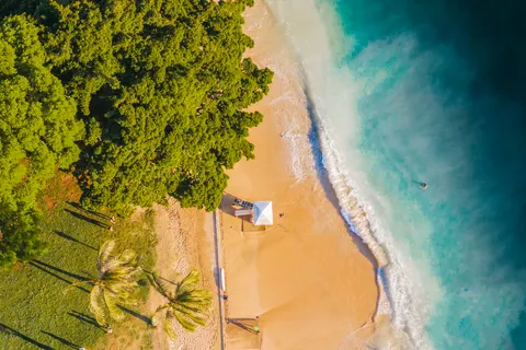 Beach from Above 4K Wallpaper · ocean · 3840×2559