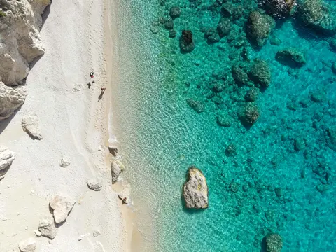 Beach from Above 4K Wallpaper · ocean · 3840×2880