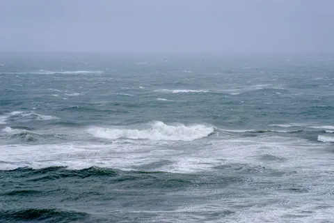 Stormy Sea 4K Wallpaper · ocean · 3840×2563