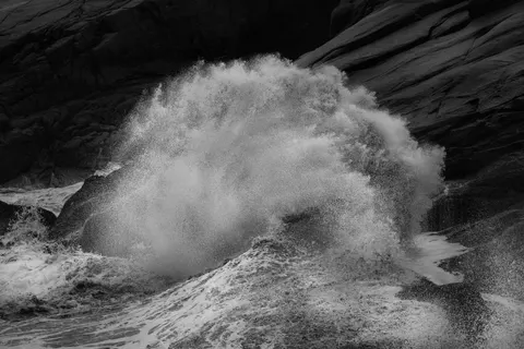 Stormachtige zee 4K-achtergrond · ocean · 3840×2560
