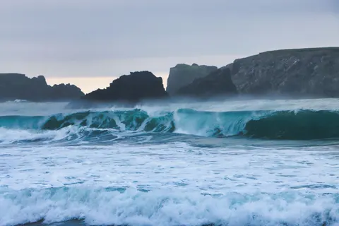 暴風海面 4K桌布 · ocean · 3840×2560