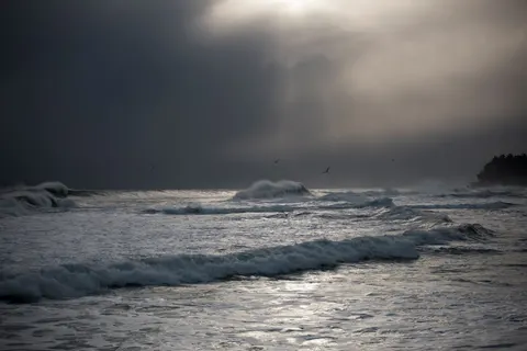 Stürmische See 4K Hintergrundbild · ocean · 3840×2560