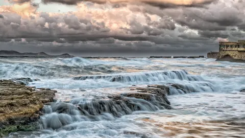 暴风海面 4K壁纸 · ocean · 3840×2160
